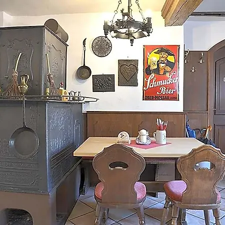 Hotelgasthof Schmucker מלון